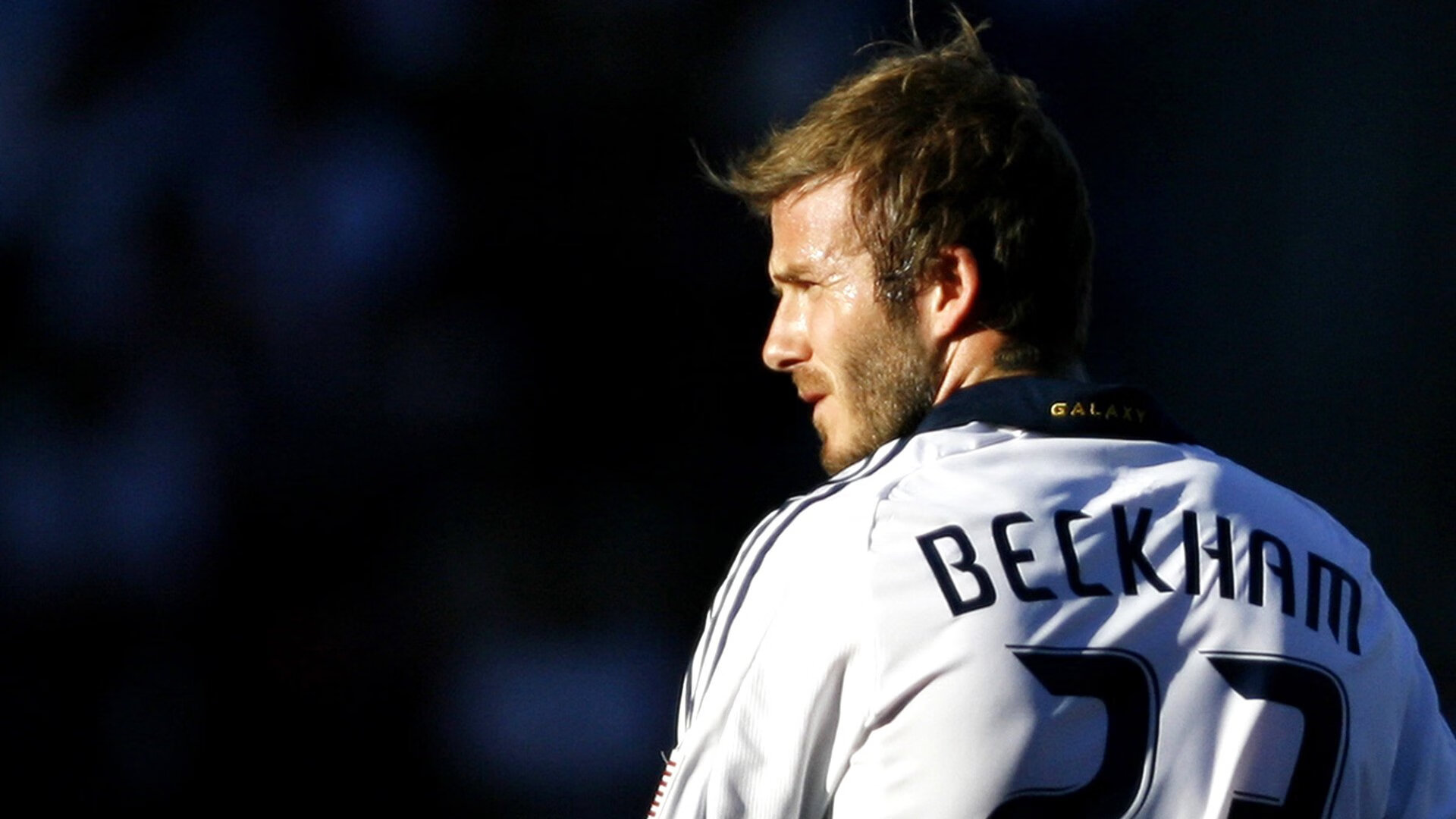 荷兰队在欧洲预赛中继续保持领先优势